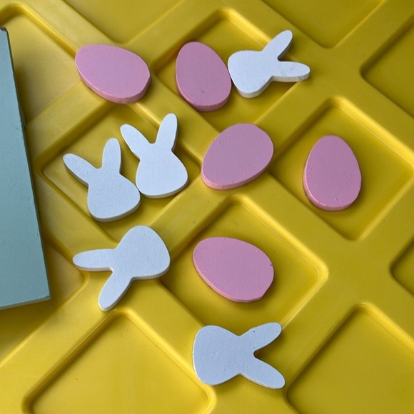 Wooden Tic-Tac-Toe Game with Bunny and Egg Pieces - Picture 7 of 10